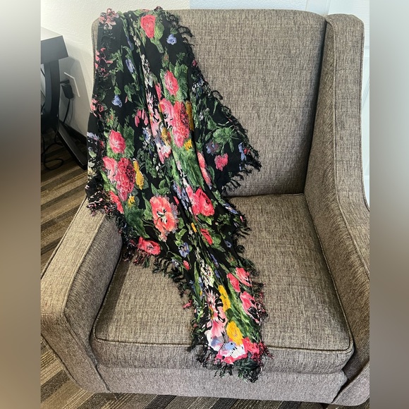 Warm scarf - Picture 2 of 4